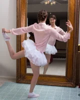 We Are Hairy - 02-Kiyoko_DanceMoves_002