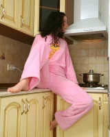 We Are Hairy - 02-Kriss_Kitchen_002